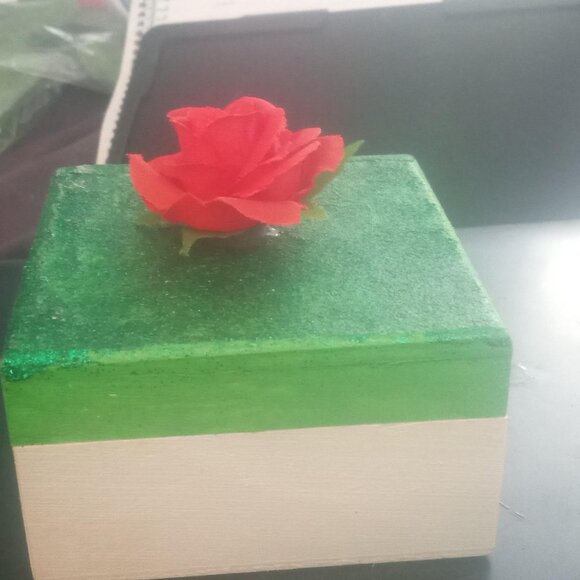 Handmade Faux Rose Mothers Day Trinket and Jewelry Box - Picture 2 of 6